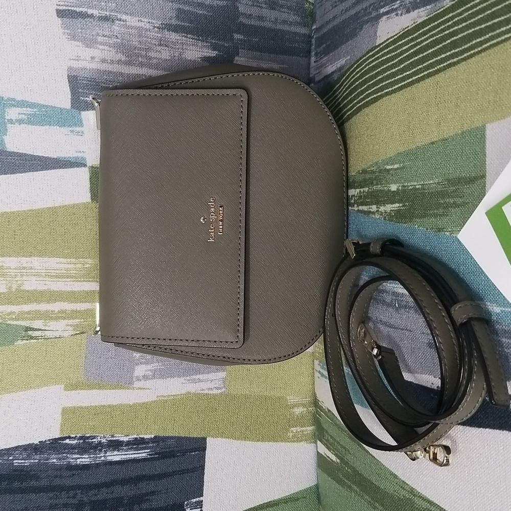 Kate Spade New York Small Byrdie in Green(Like New) - discontinued - Picture 5 of 11